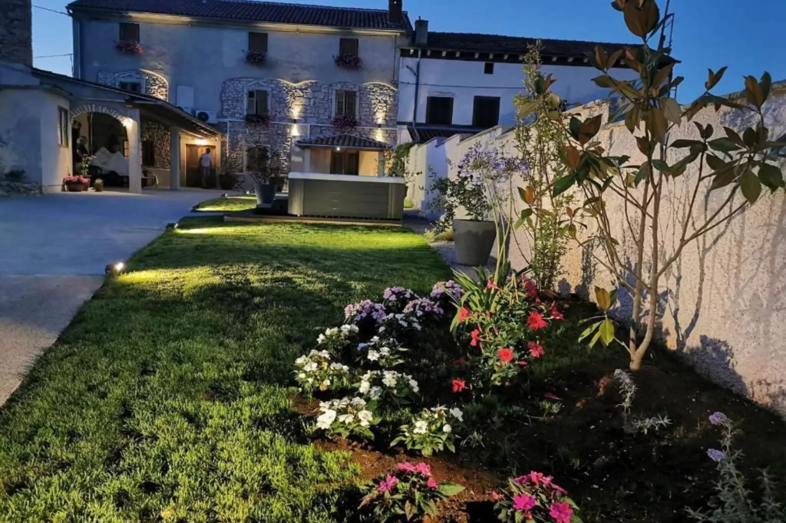 One bedroom apartment ( Ground floor) -(A4)-Buitenlucht