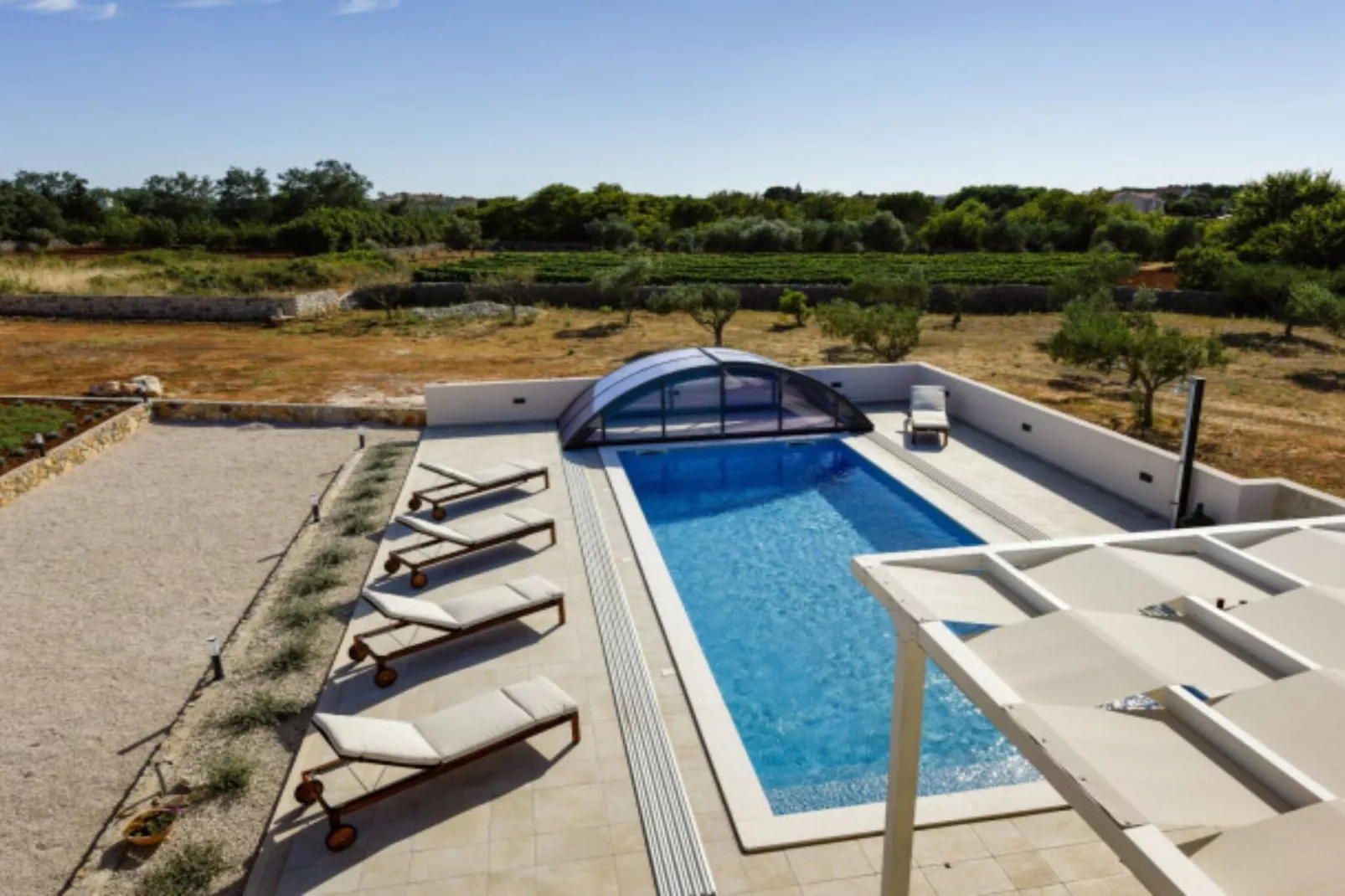 RUSTIC VILLA PEROSA WITH HEATED POOL-Zwembad