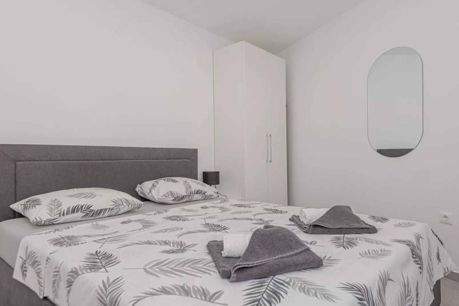 Four-Bedroom Villa With Pool-Slaapkamer