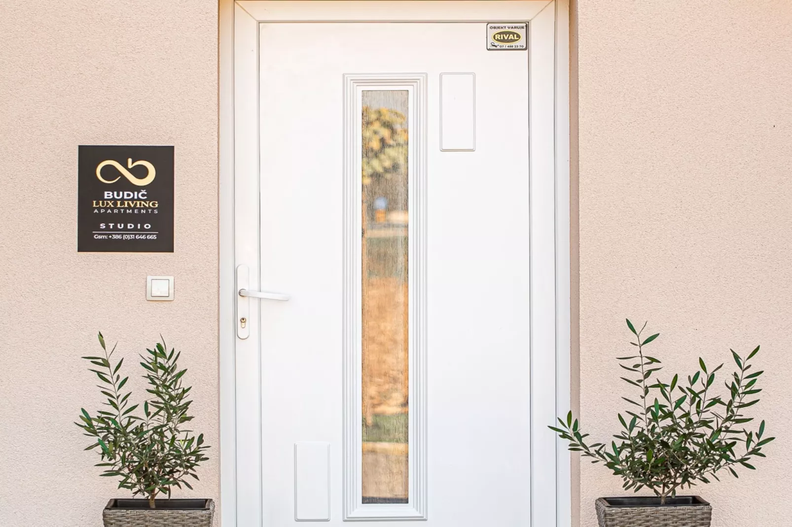 Elegant and Stylish Retreat Apartments with Terrace - Studio Apartment with Terrace-Binnen