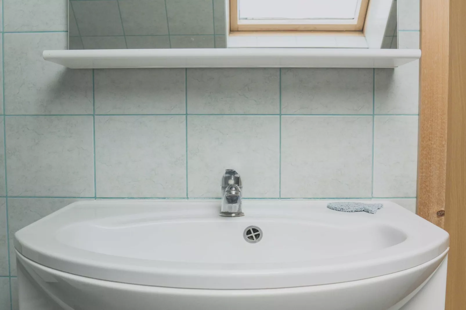 Comfortable Apartment with Mountain View - One Bedroom Apartment-Badkamer