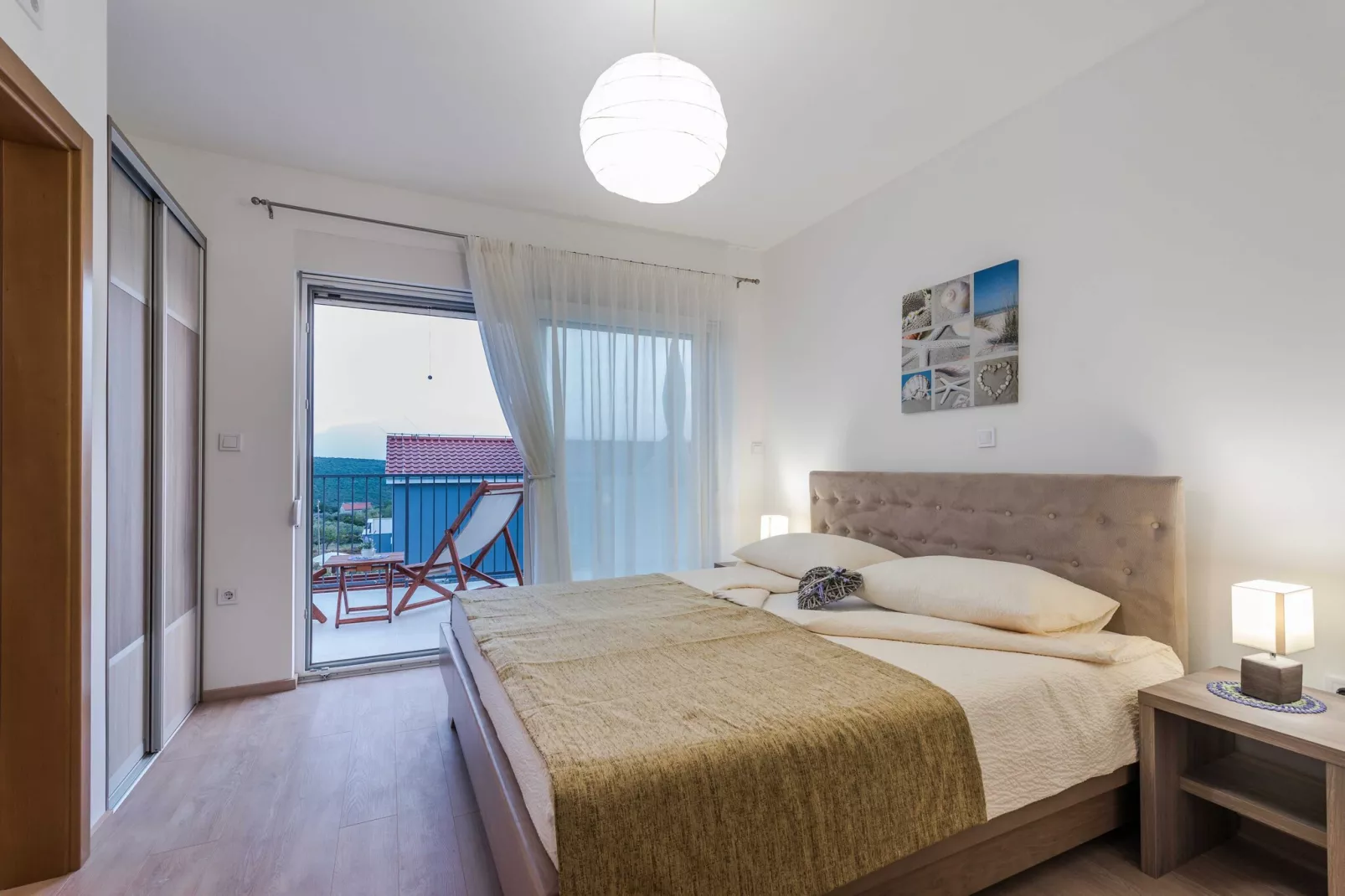 Luxury Escape with Swimming Pool & Modern Design -Deluxe Four Bedroom Villa with Private Pool (Villa 6)-Slaapkamer