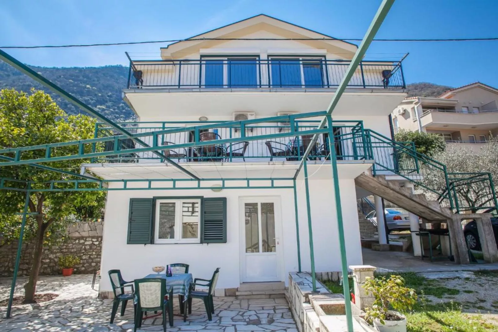 Charming Seaside Escape in Kotor - One Bedroom Apartment with Sea View 2-Buitenlucht