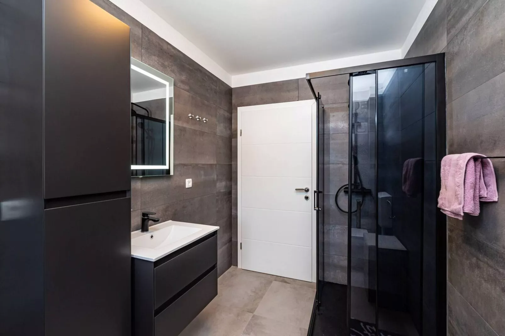 Luxury Villa Escape-Badkamer