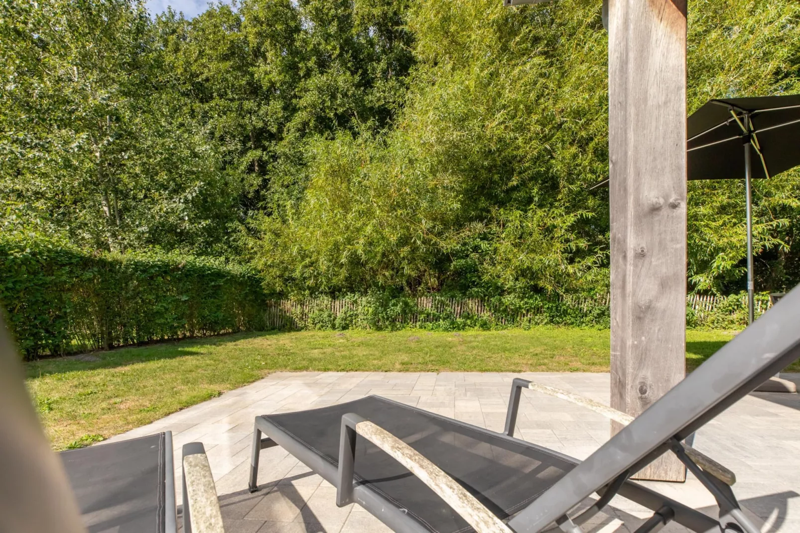 Zonnedorp 23 Zeeland Huis Renesse: Luxury Beach Holiday | Close to North Sea-Tuinen zomer