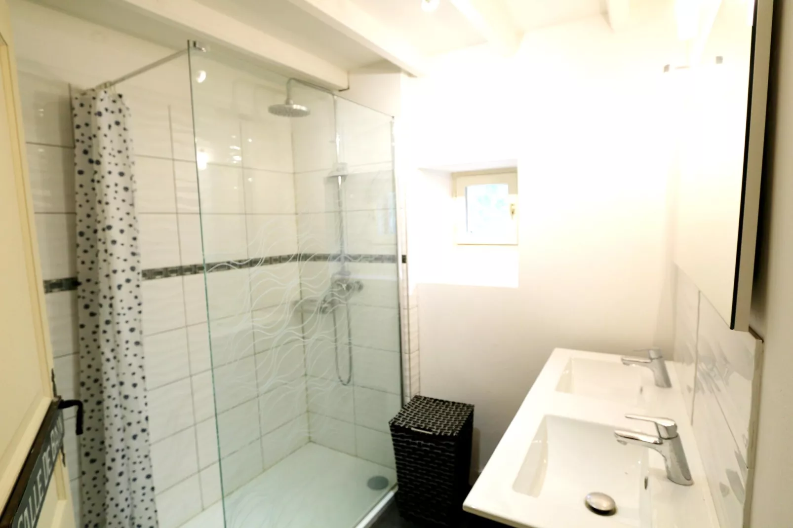 Gite Traban Bas-Badkamer