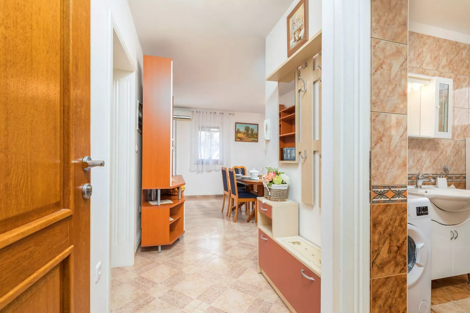 Apartment Dana - Two Bedroom Apartment with Terrace-Binnen