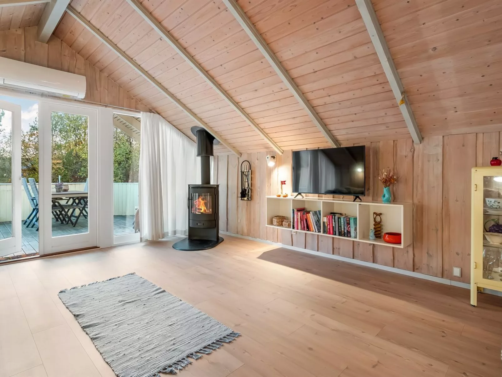 "Lenny" - 500m from the sea-Binnen