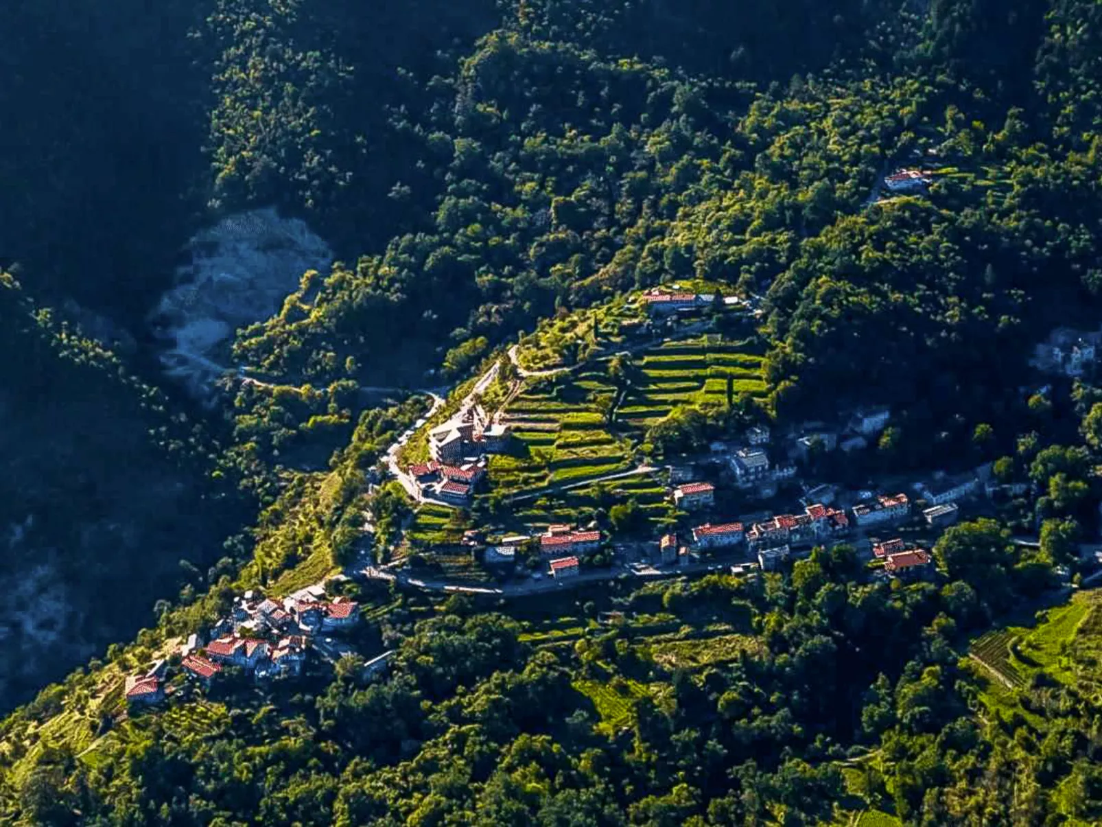 Sirotnjak 2-Omgeving