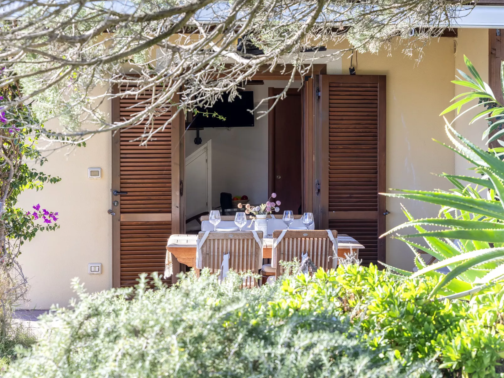 Baia Delle Mimose-Buiten