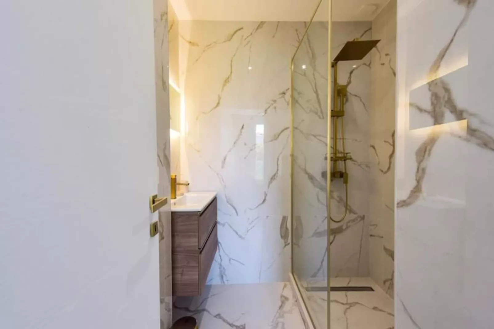 Résidence  Rare 4p Standing Proche Croisette-Niet-getagd