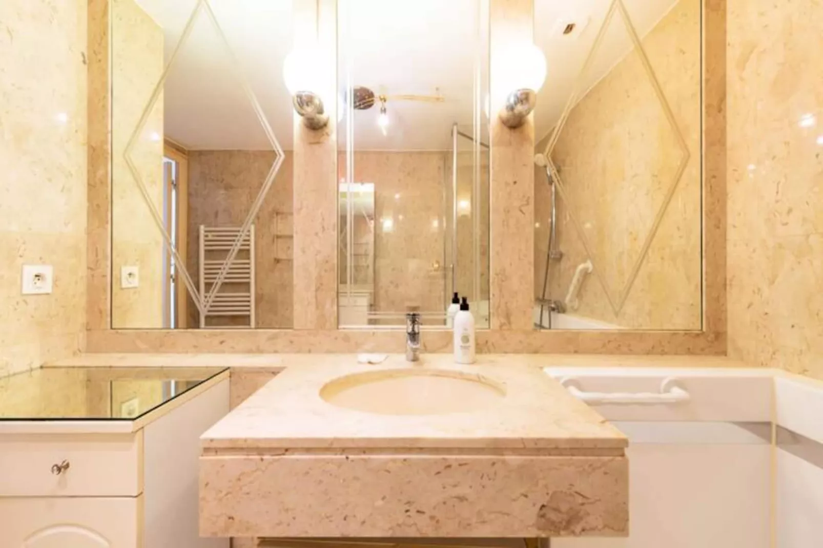 Résidence 2p Résidence Avec Piscine Et Garage, Proche Croisette-Niet-getagd