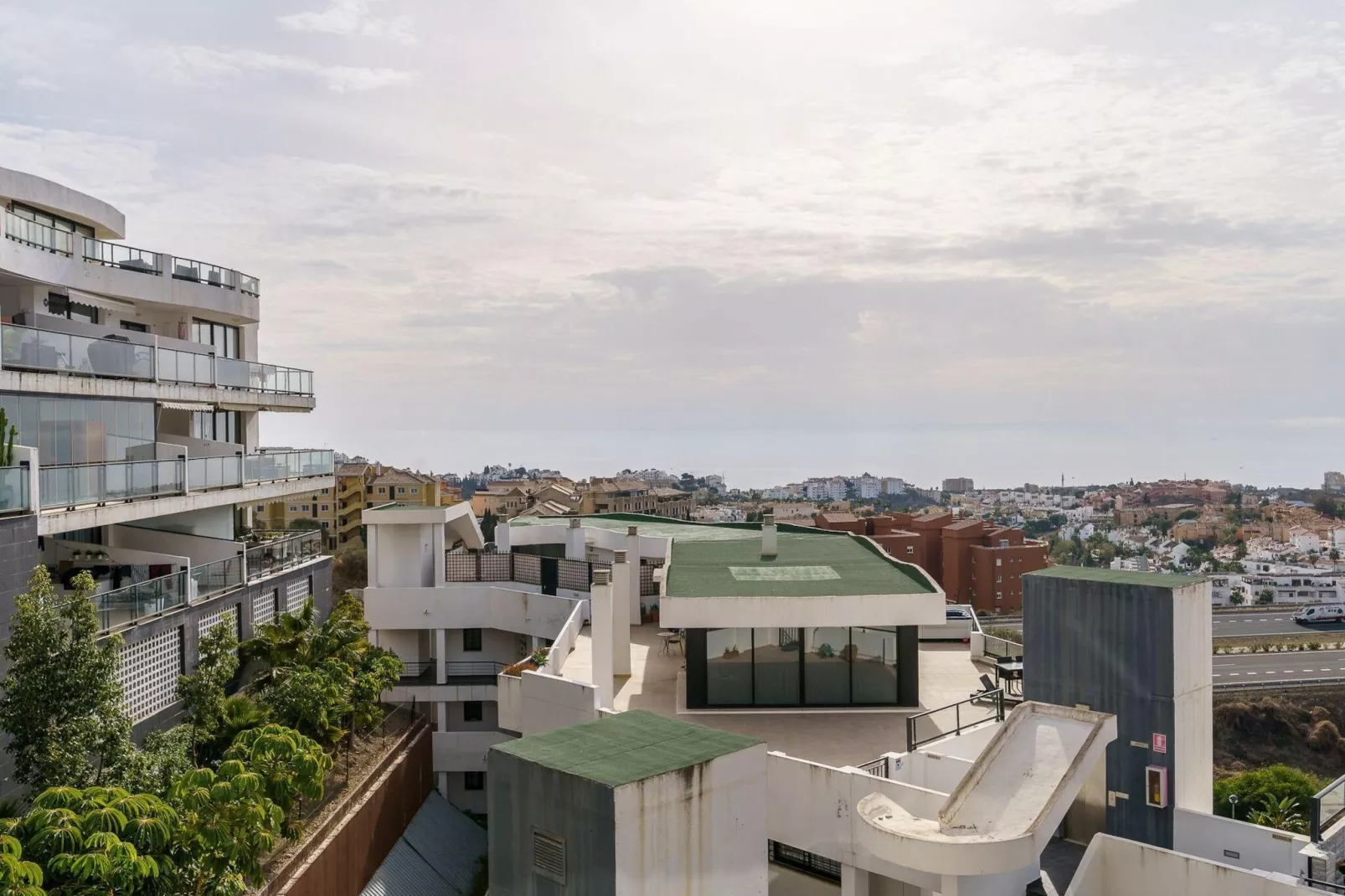 CT 167 - Hollywood Hills in Riviera del Sol