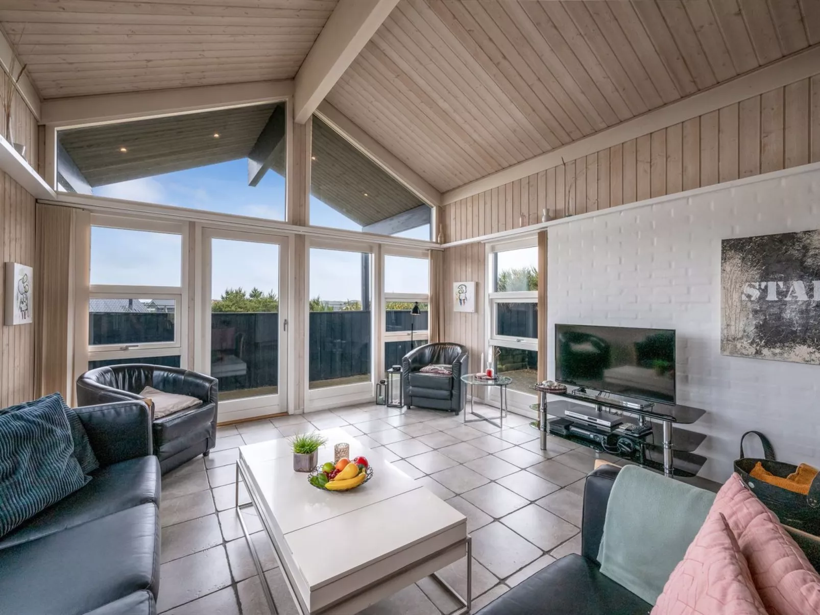 "Temjana" -  from the sea-Binnen