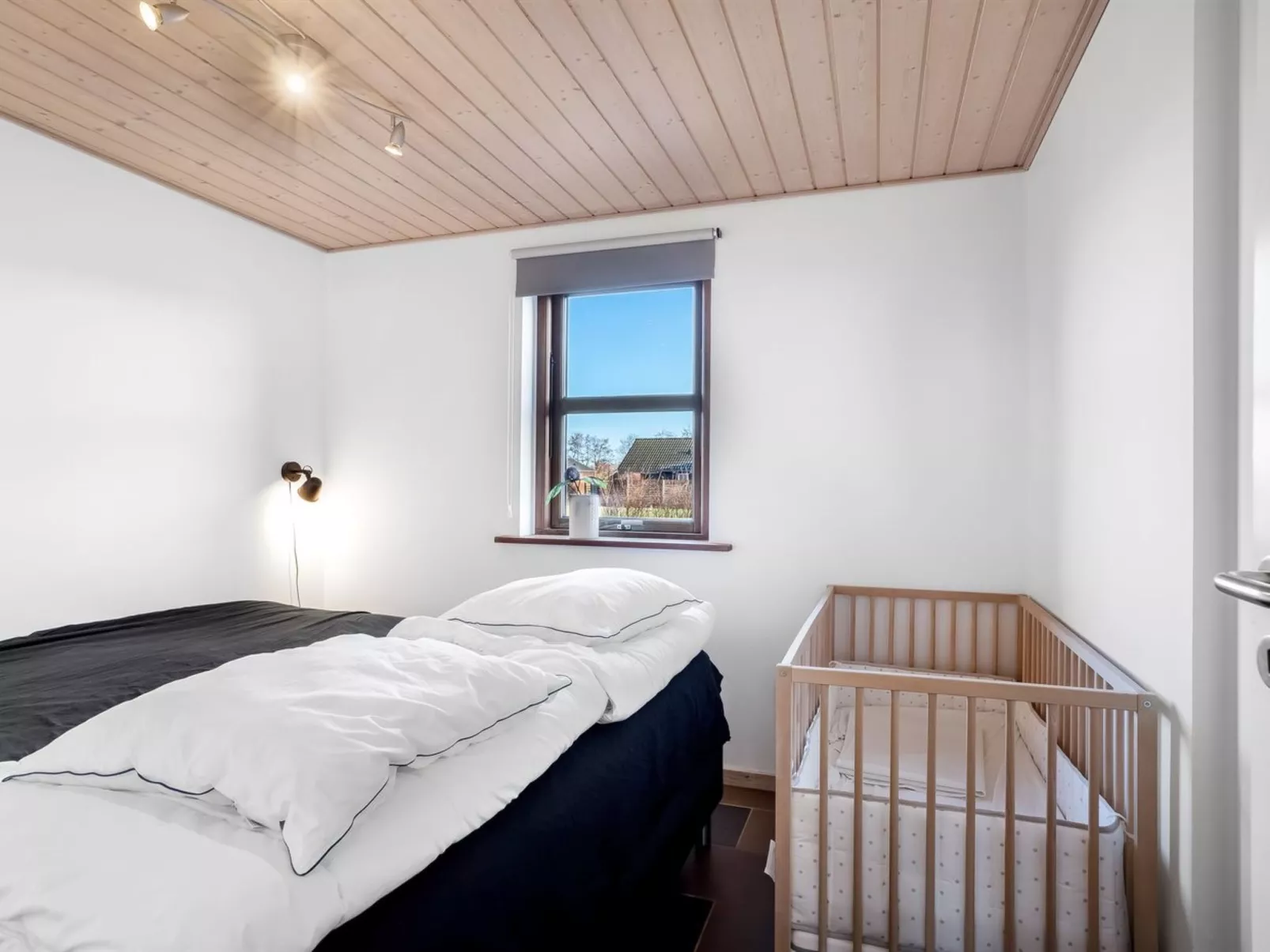 "Niela" - 800m from the sea-Binnen