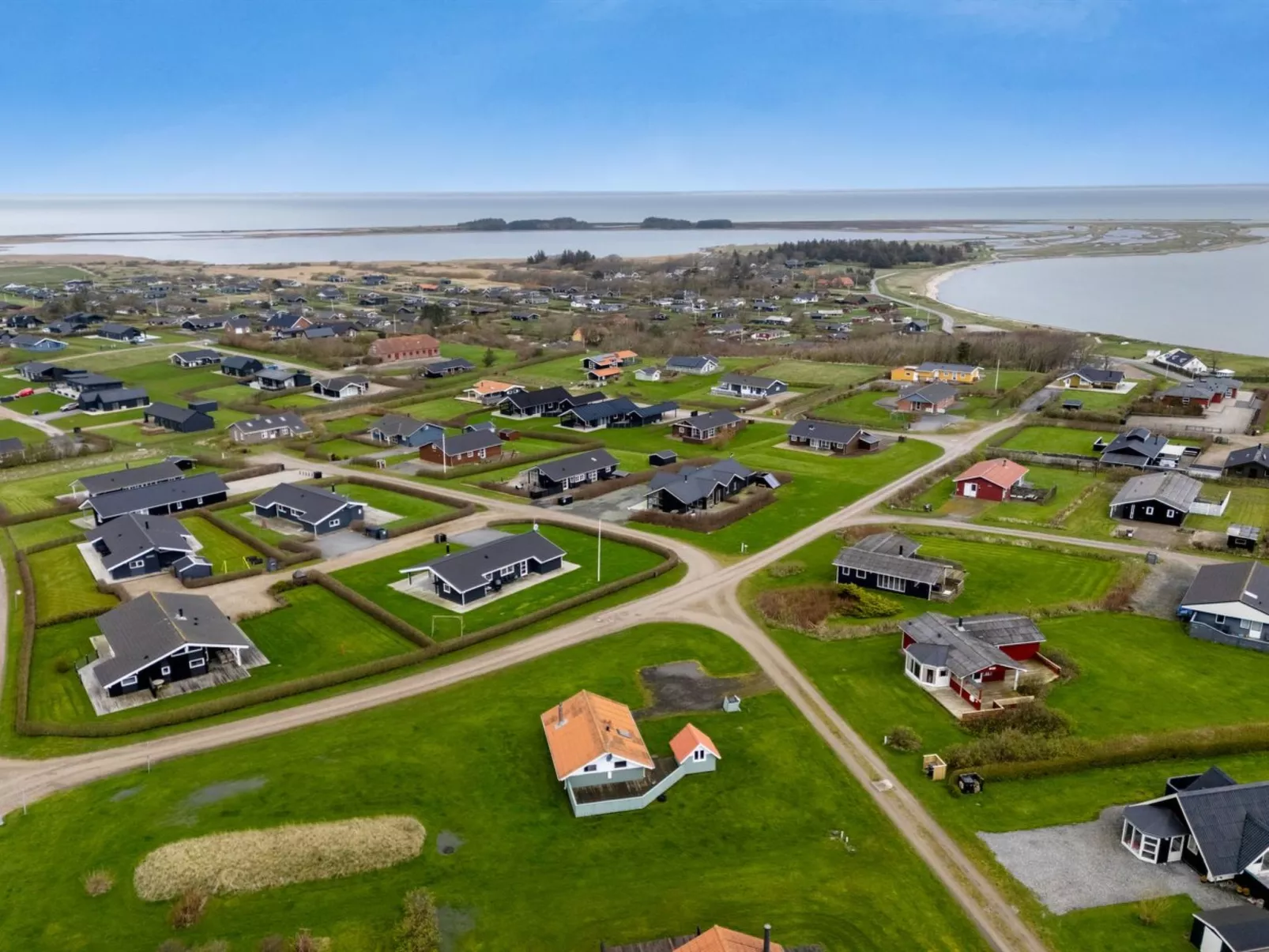 "Lonne" - 750m to the fjord-Buiten