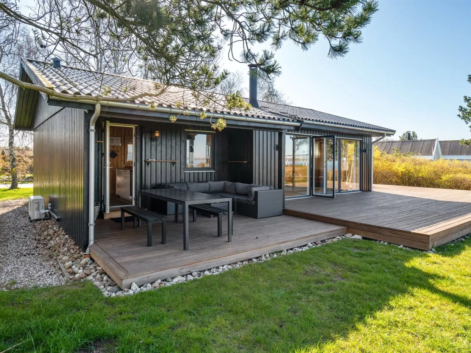 "Iadrik" - 85m to the fjord-Buiten