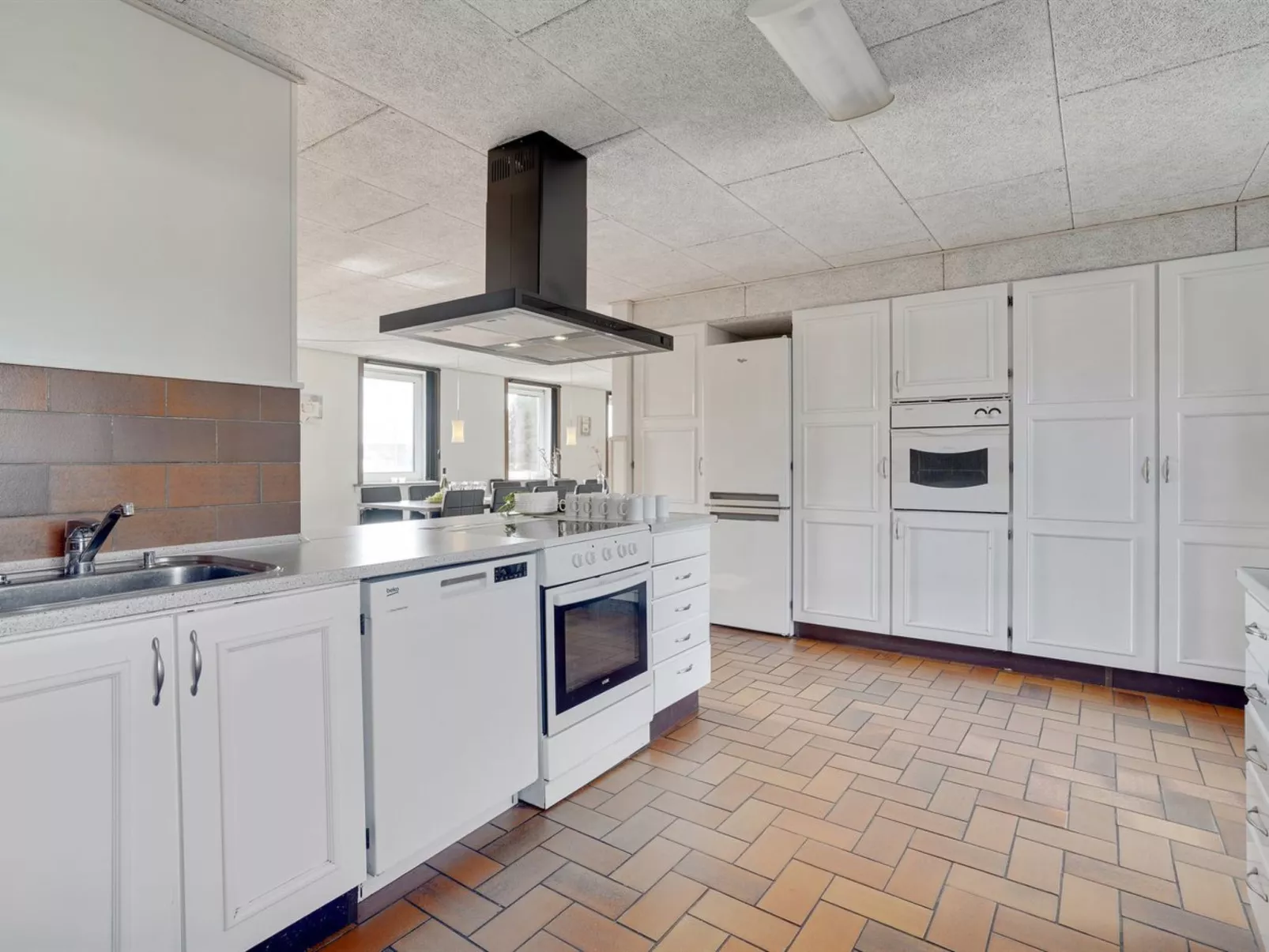 "Rahild" - 2km to the fjord-Binnen