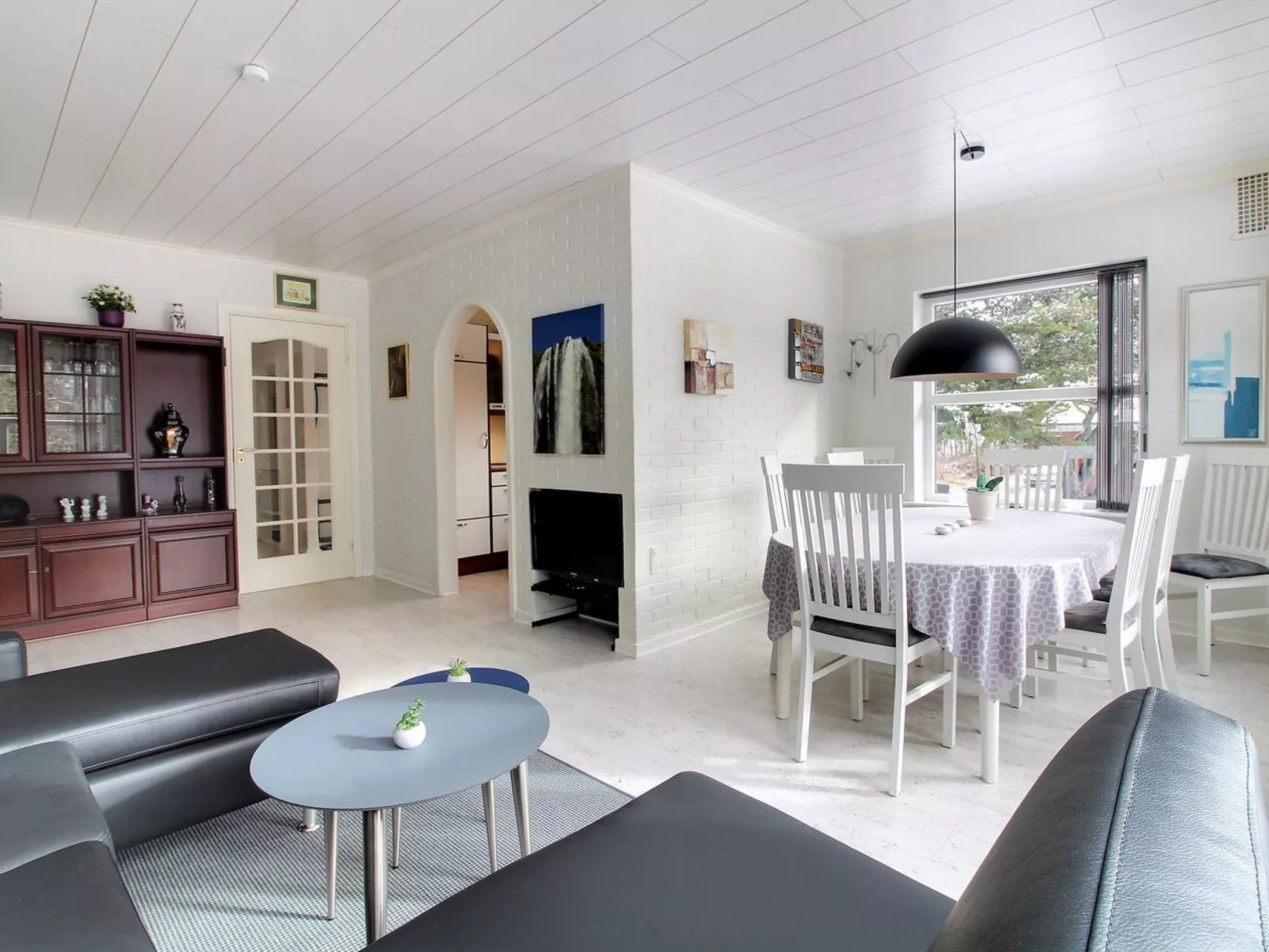 "Gwen" - 2.7km from the sea-Binnen