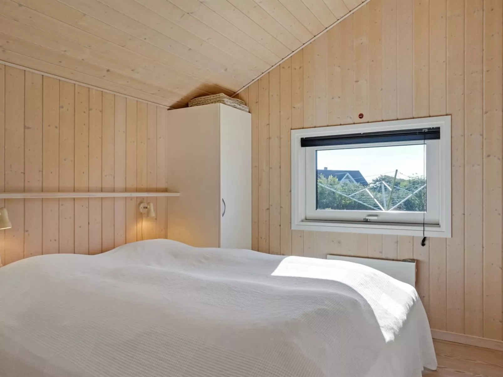 "Brynjolf" - 350m to the fjord-Binnen