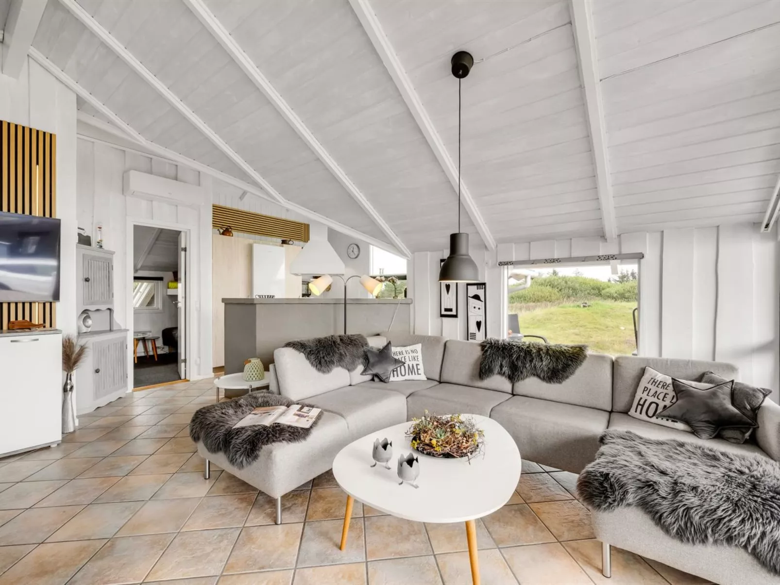 "Cyrill" - 250m to the fjord-Binnen