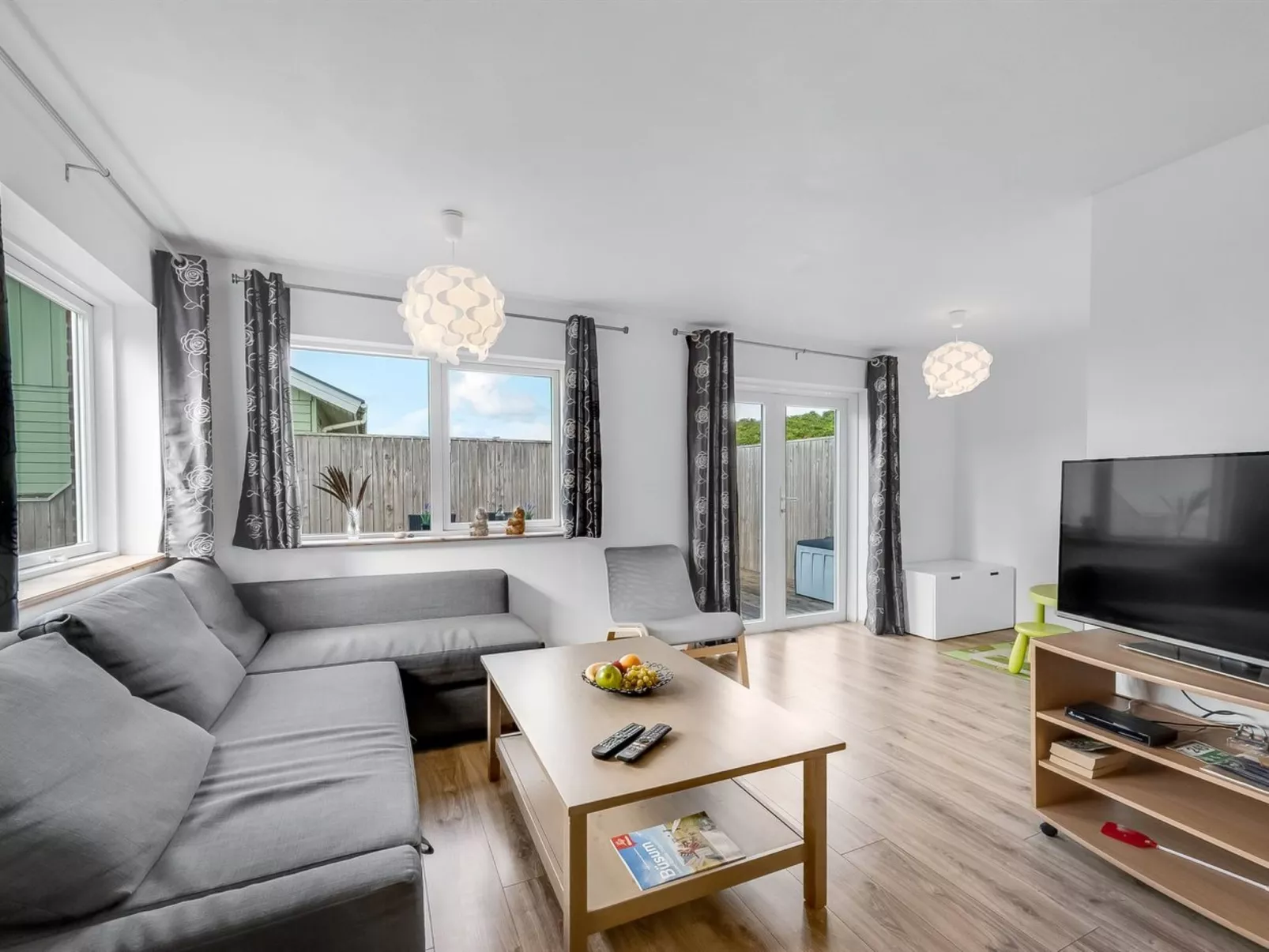 "Heming" - 100m from the sea-Binnen