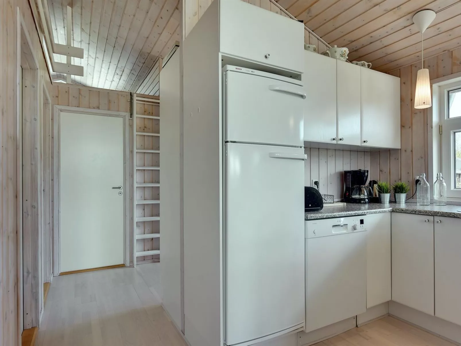 "Enja" - 150m from the sea-Binnen