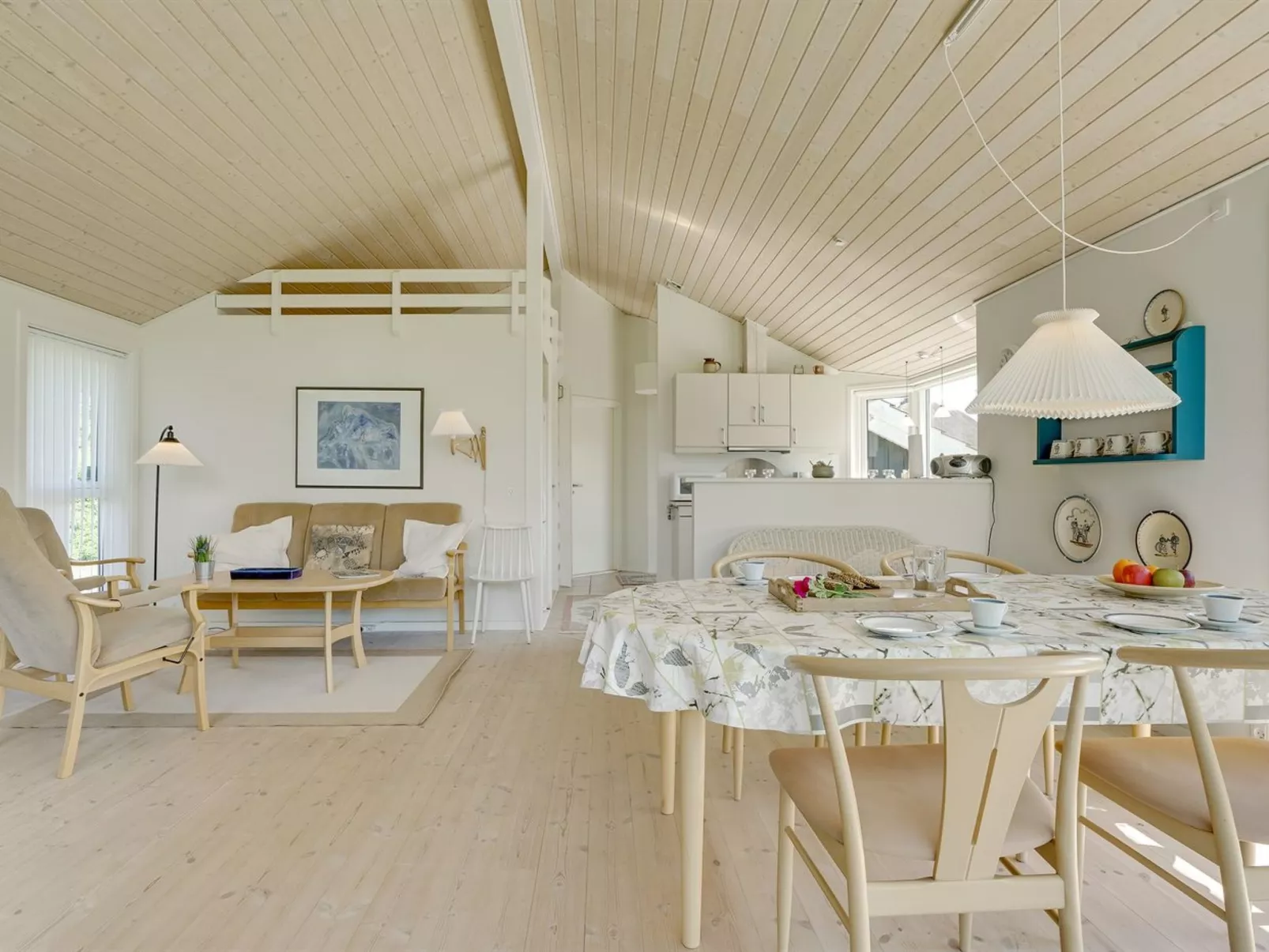 "Maybritt" - 100m from the sea-Binnen