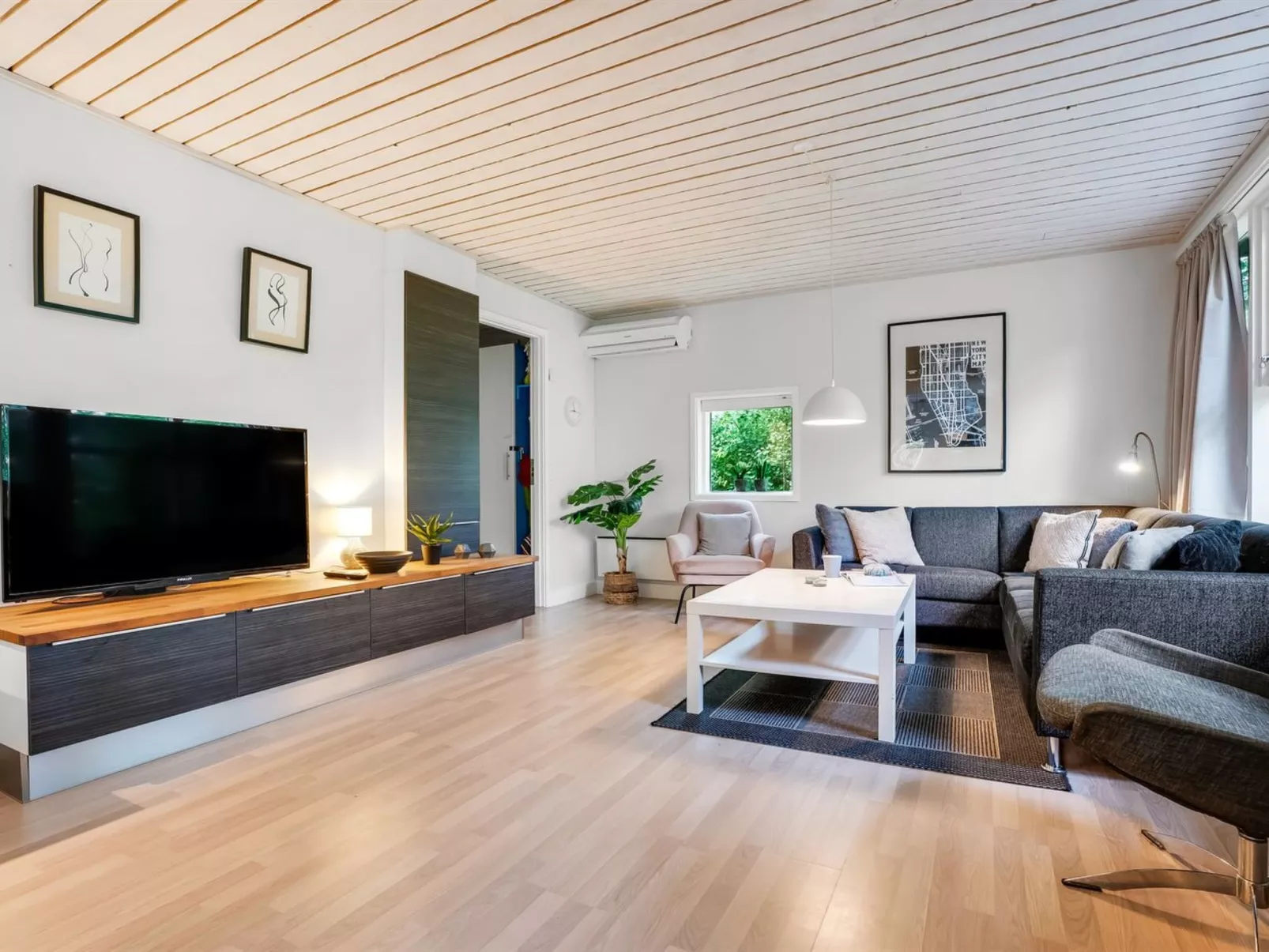 "Torsten" - 30m from the sea-Binnen