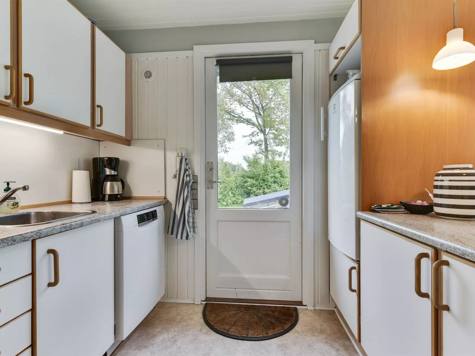 "Hasti" - 700m from the sea-Binnen