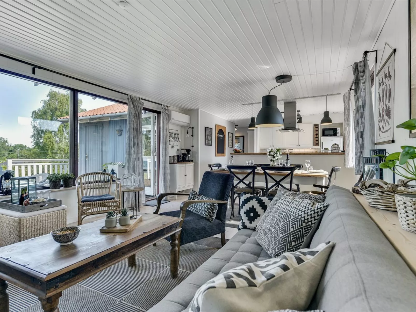 "Lillan" - 250m from the sea-Binnen