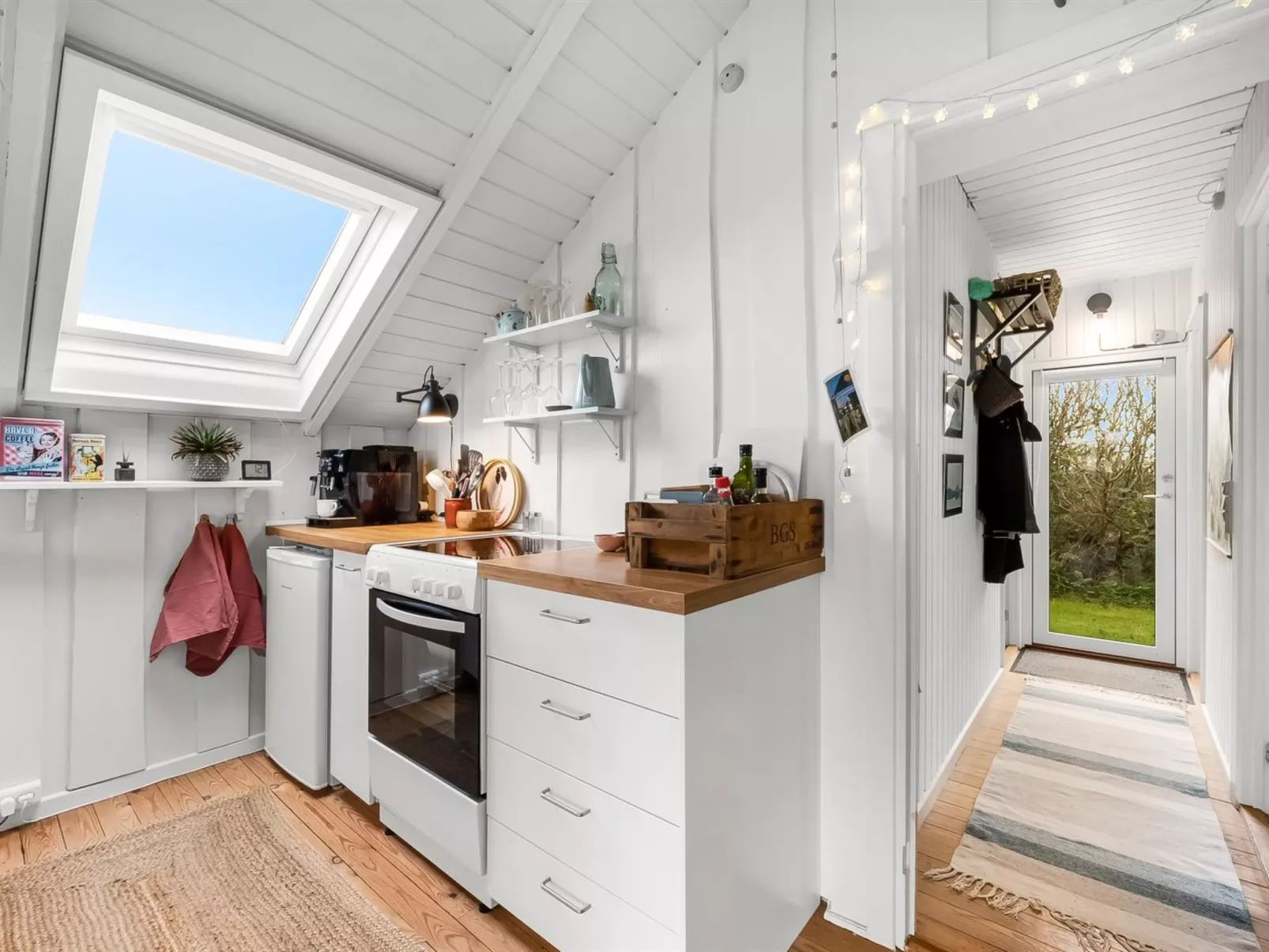 "Kamile" - 400m from the sea-Binnen