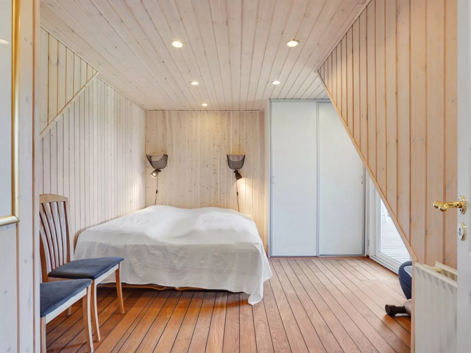 "Gertrudis" - 2km to the fjord-Binnen