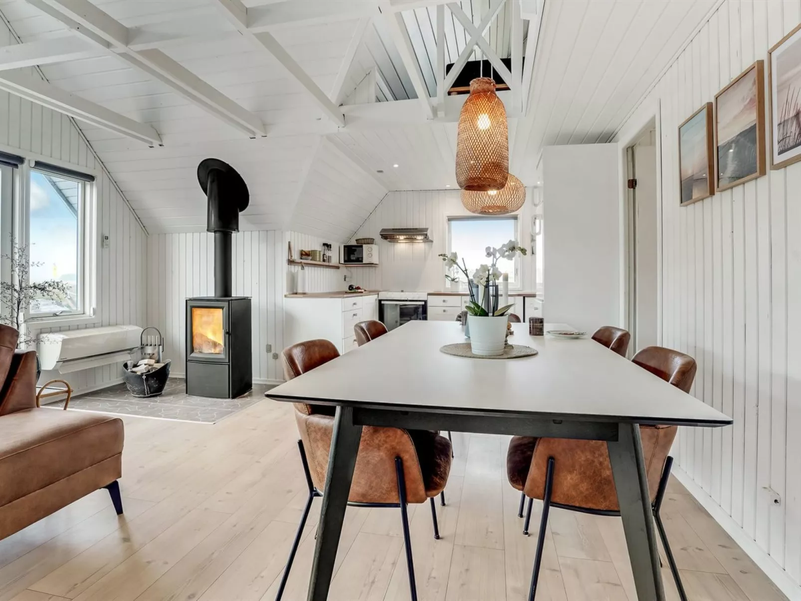 "Edvi" - 1.6km from the sea-Binnen