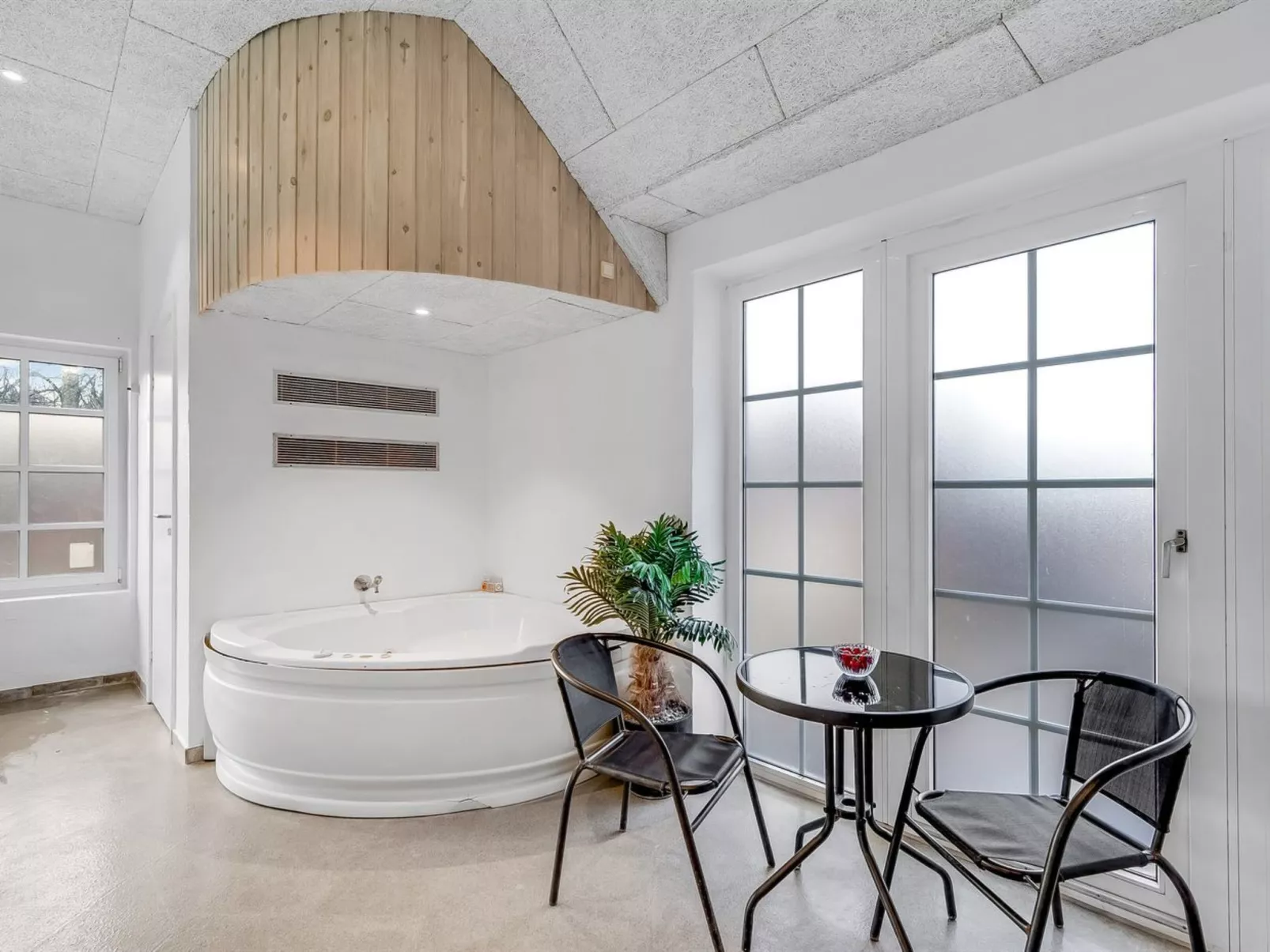 "Thana" - 1.4km from the sea-Binnen