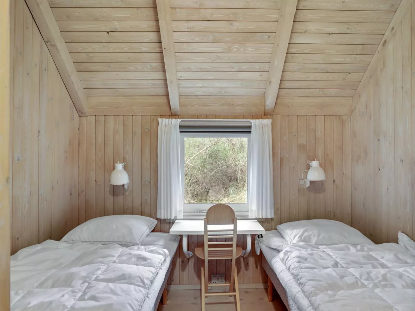 "Catarine" - 1.1km from the sea-Binnen