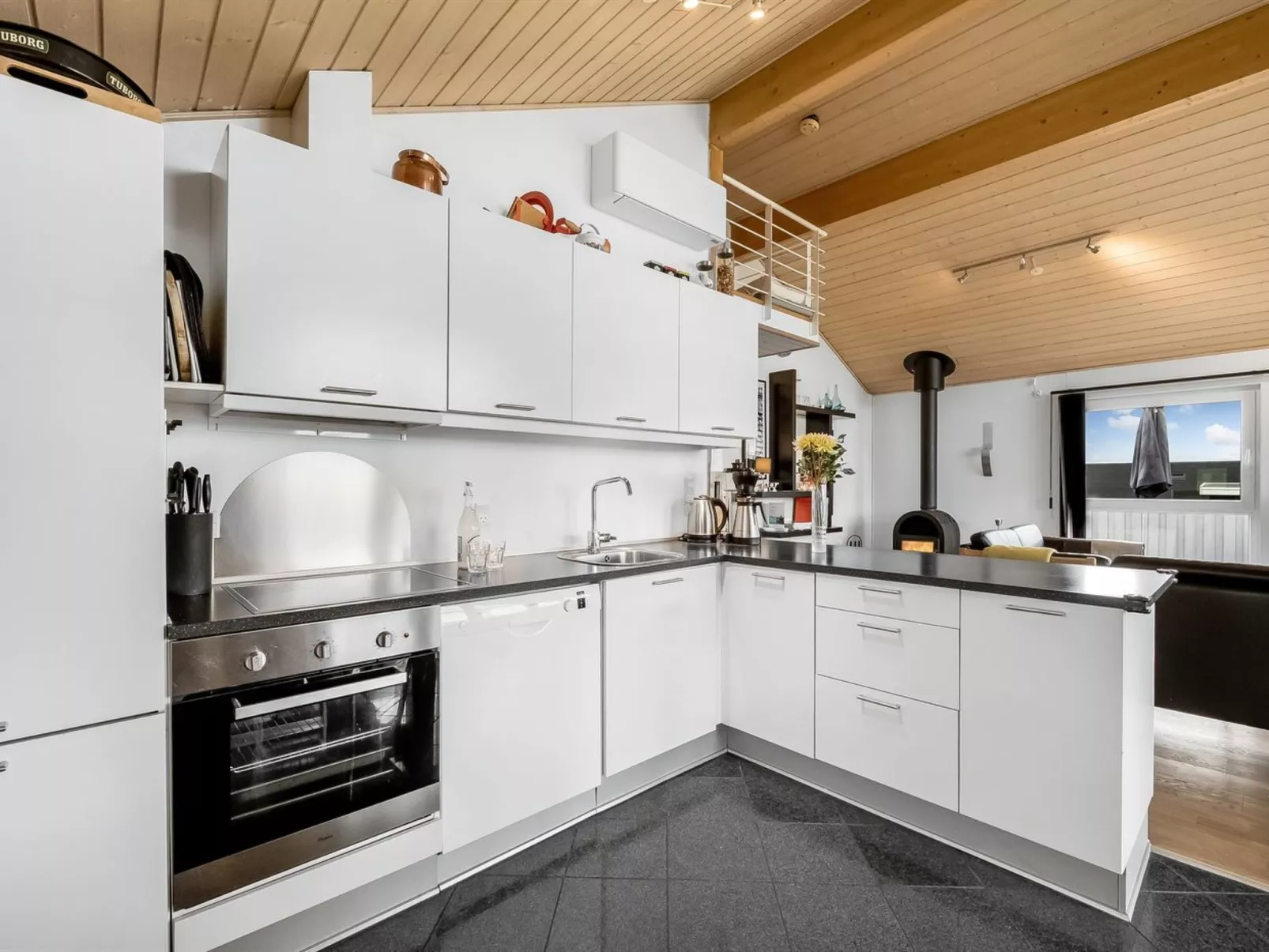 "Samuil" - 300m to the fjord-Binnen