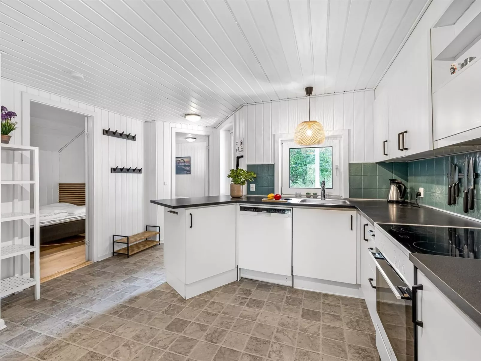 "Sylvi" - 1.7km from the sea-Binnen