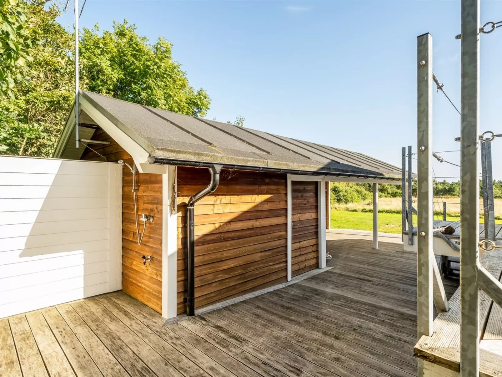 "Eljas" - 200m to the fjord-Buiten