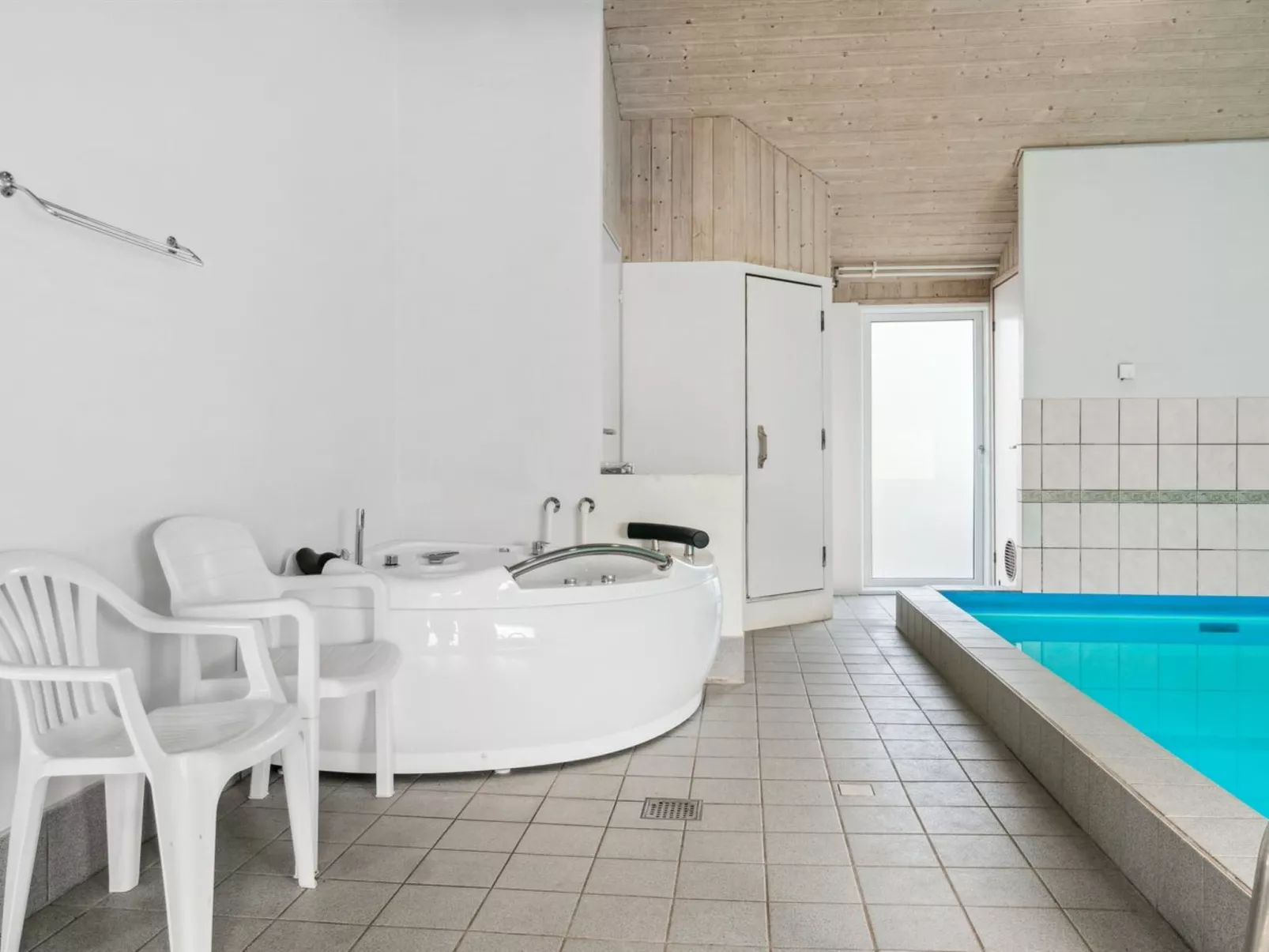 "Zoya" - 900m from the sea-Binnen