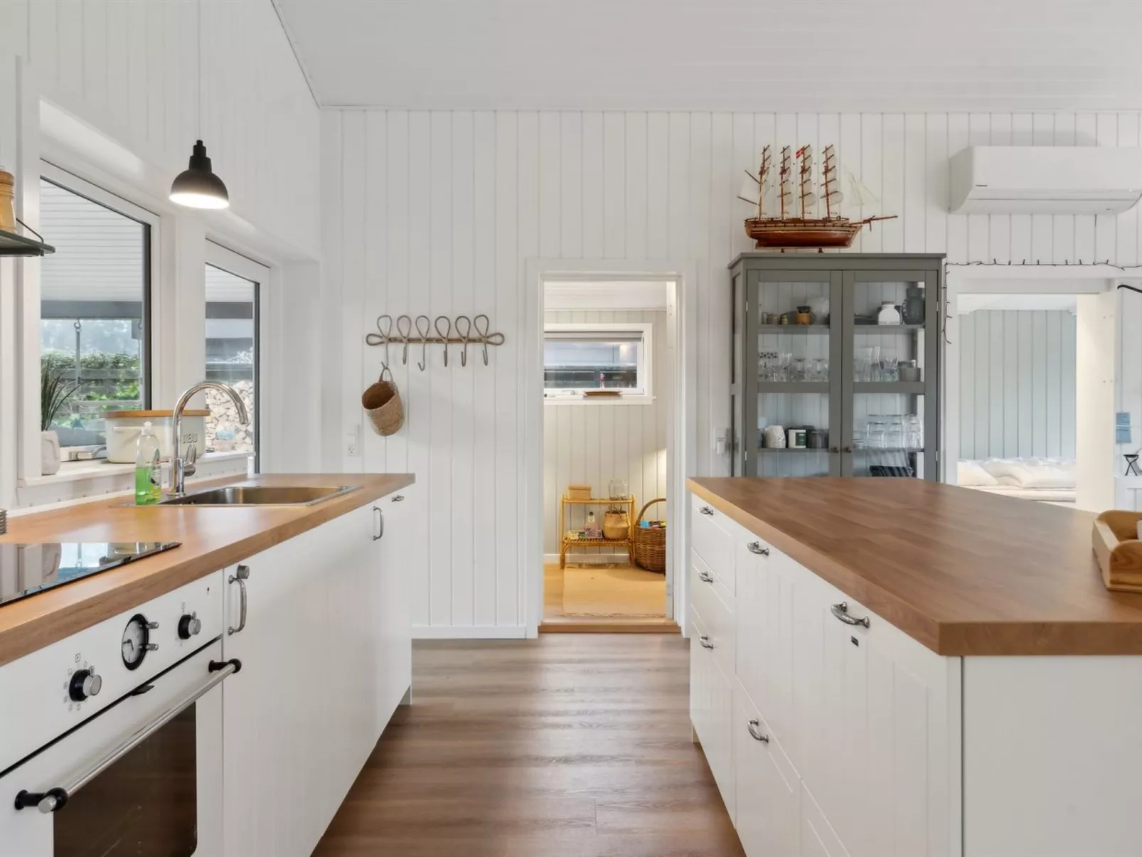 "Pedersen" - 50m from the sea-Binnen