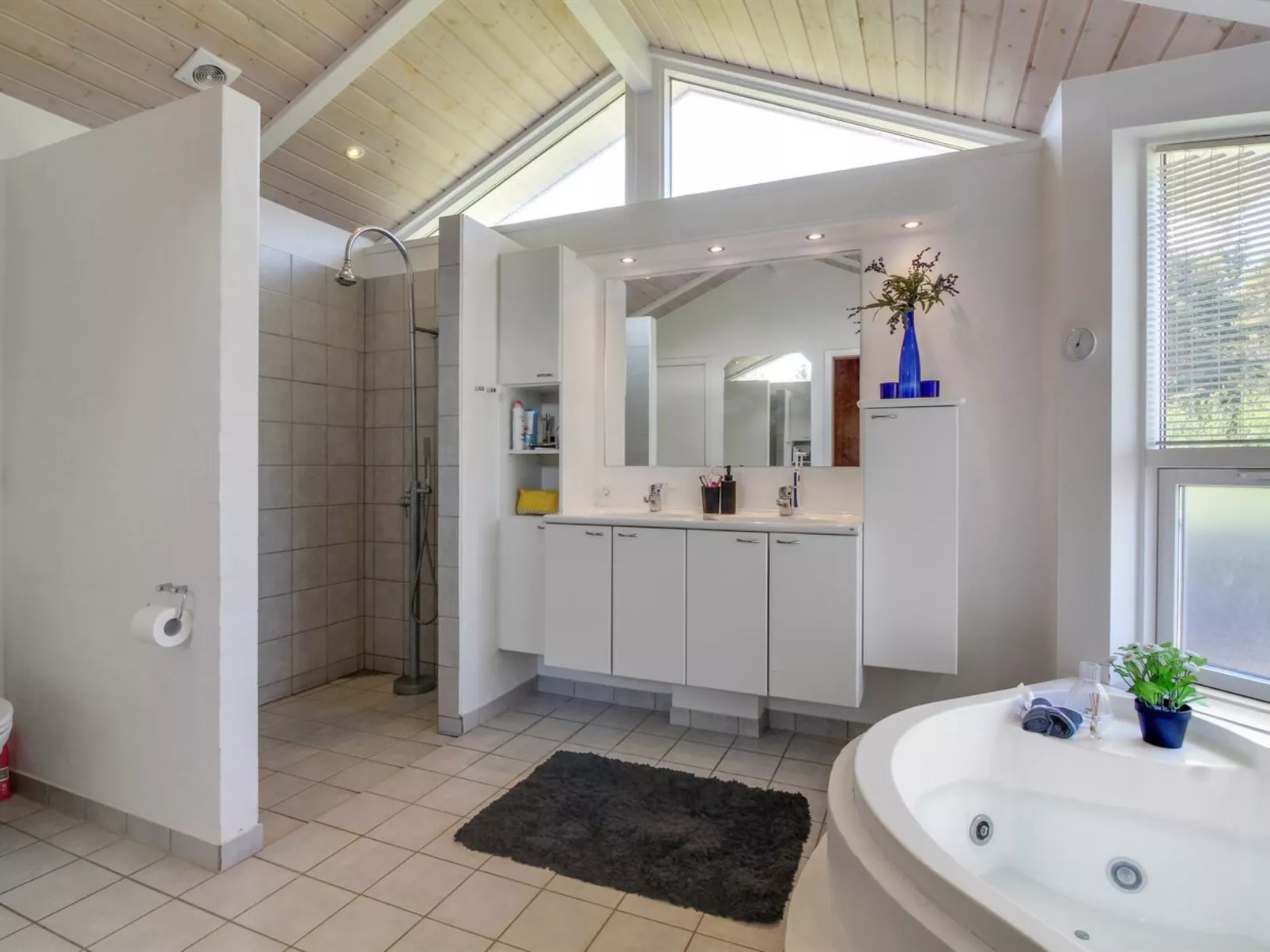 "Villads" - 1km from the sea-Binnen