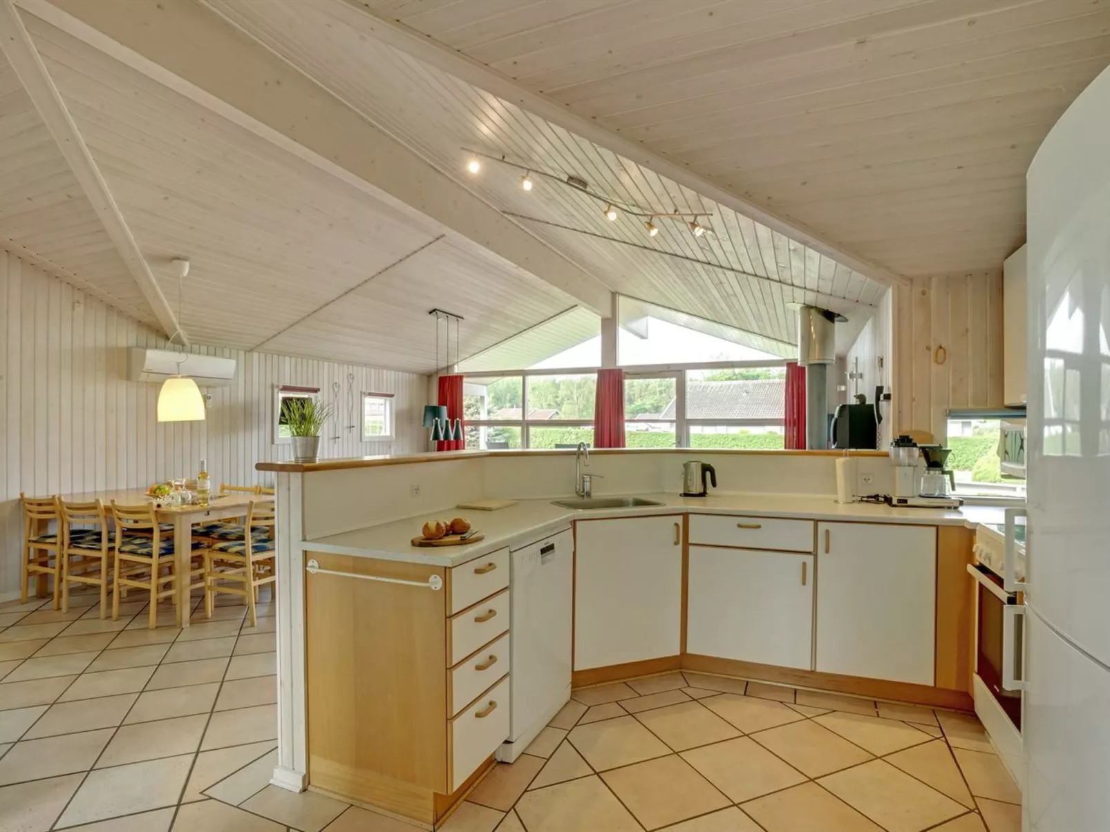 "Folke" - 250m from the sea-Binnen