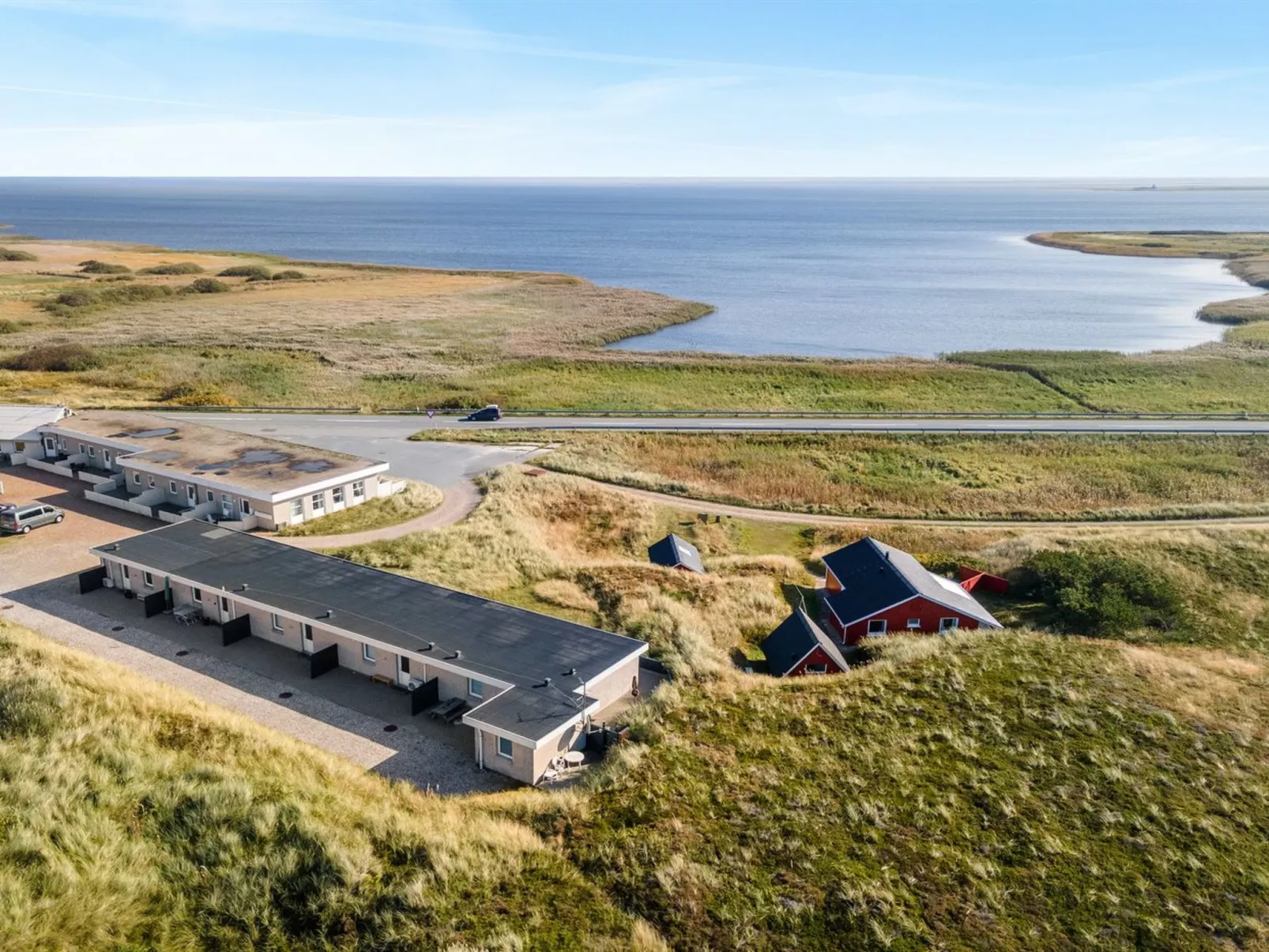 "Elizabeta" - 100m to the fjord-Buiten