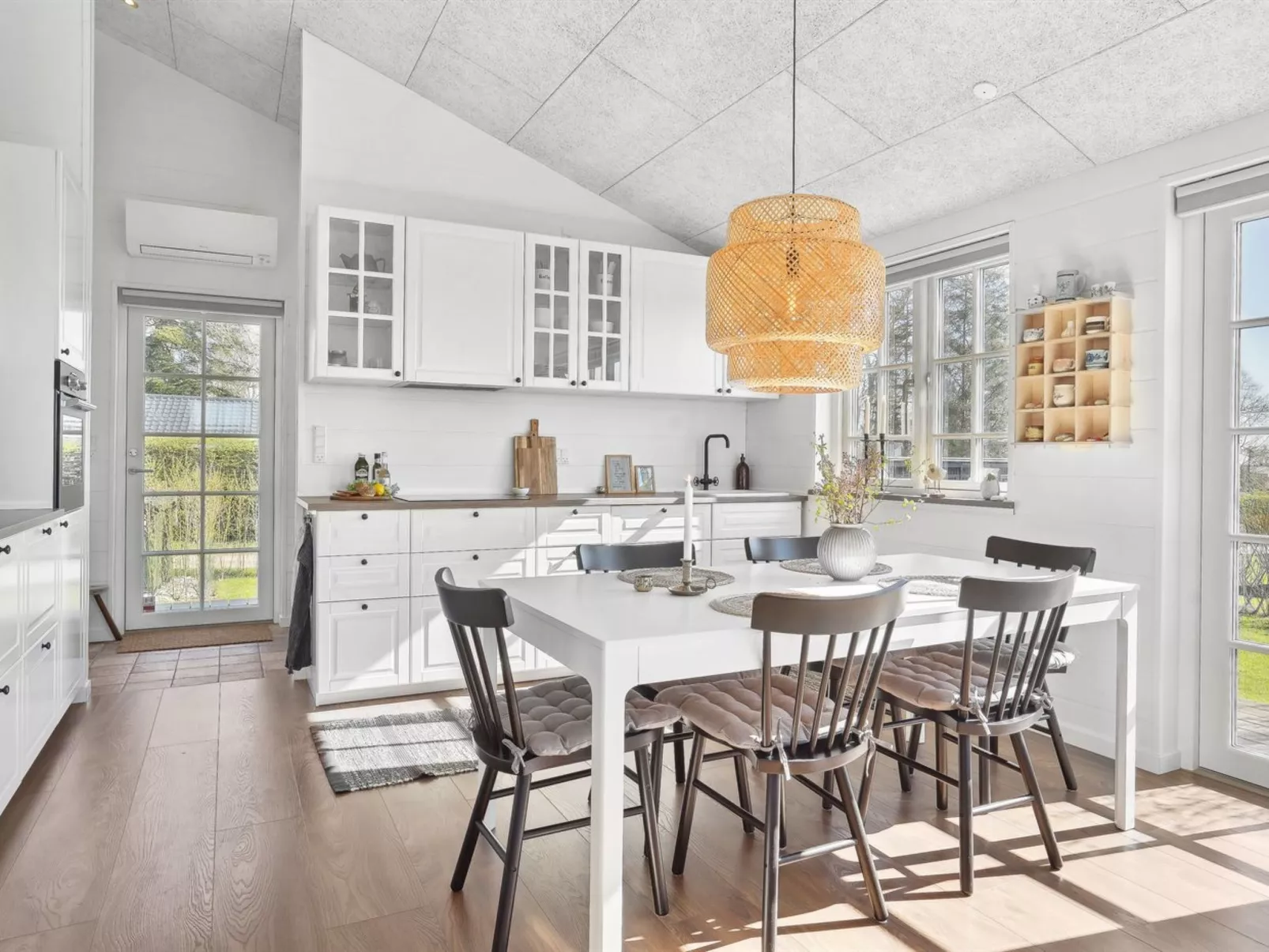 "Ovine" - 300m from the sea-Binnen