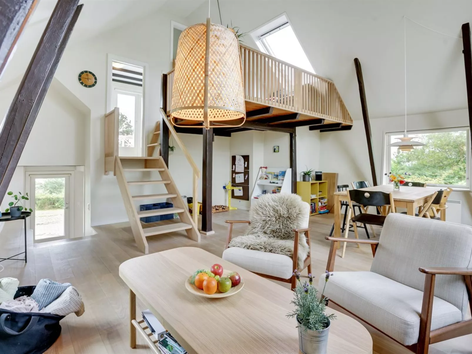 "Chayton" - 450m from the sea-Binnen