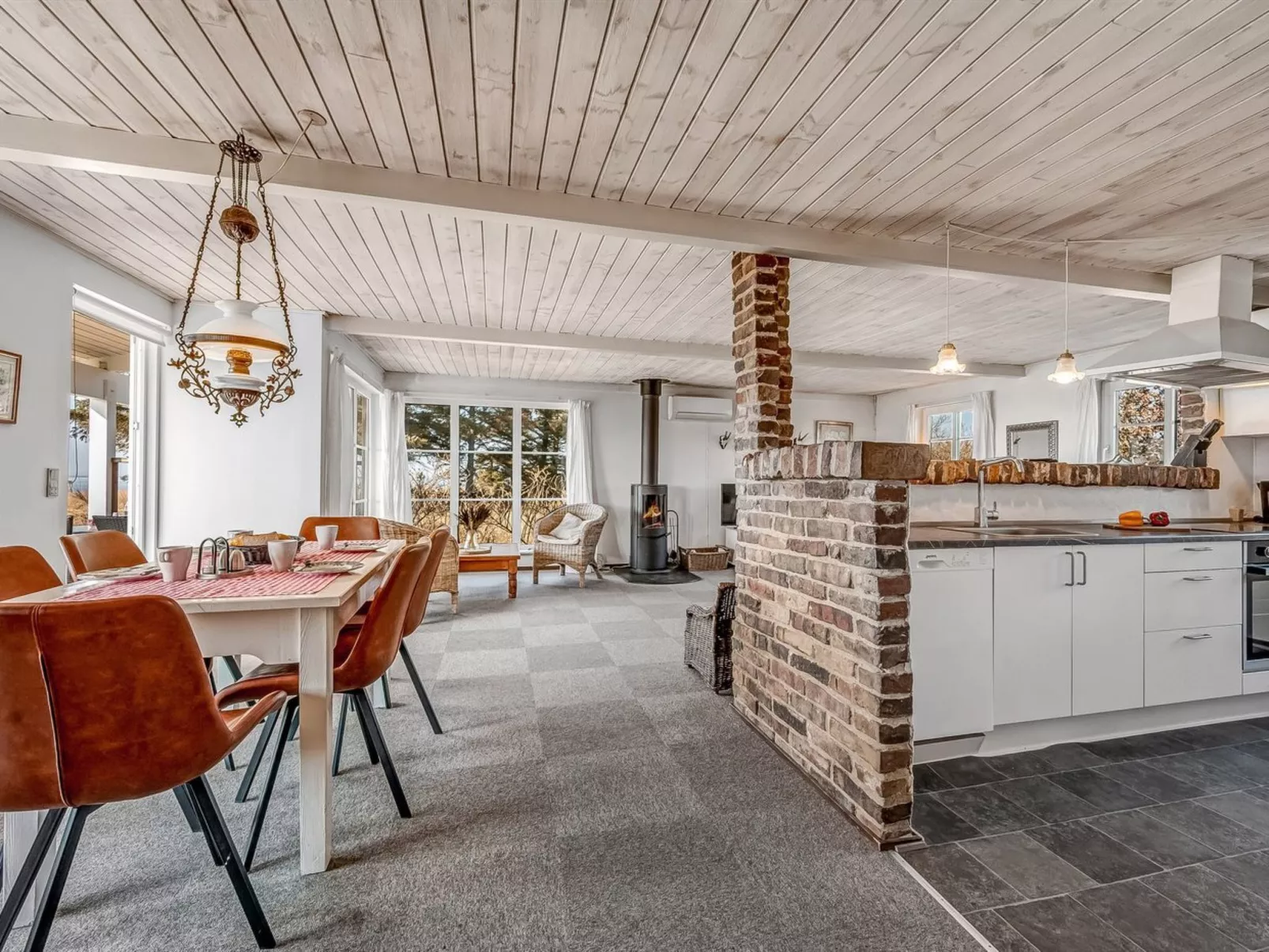 "Bjart" - 50m to the fjord-Binnen