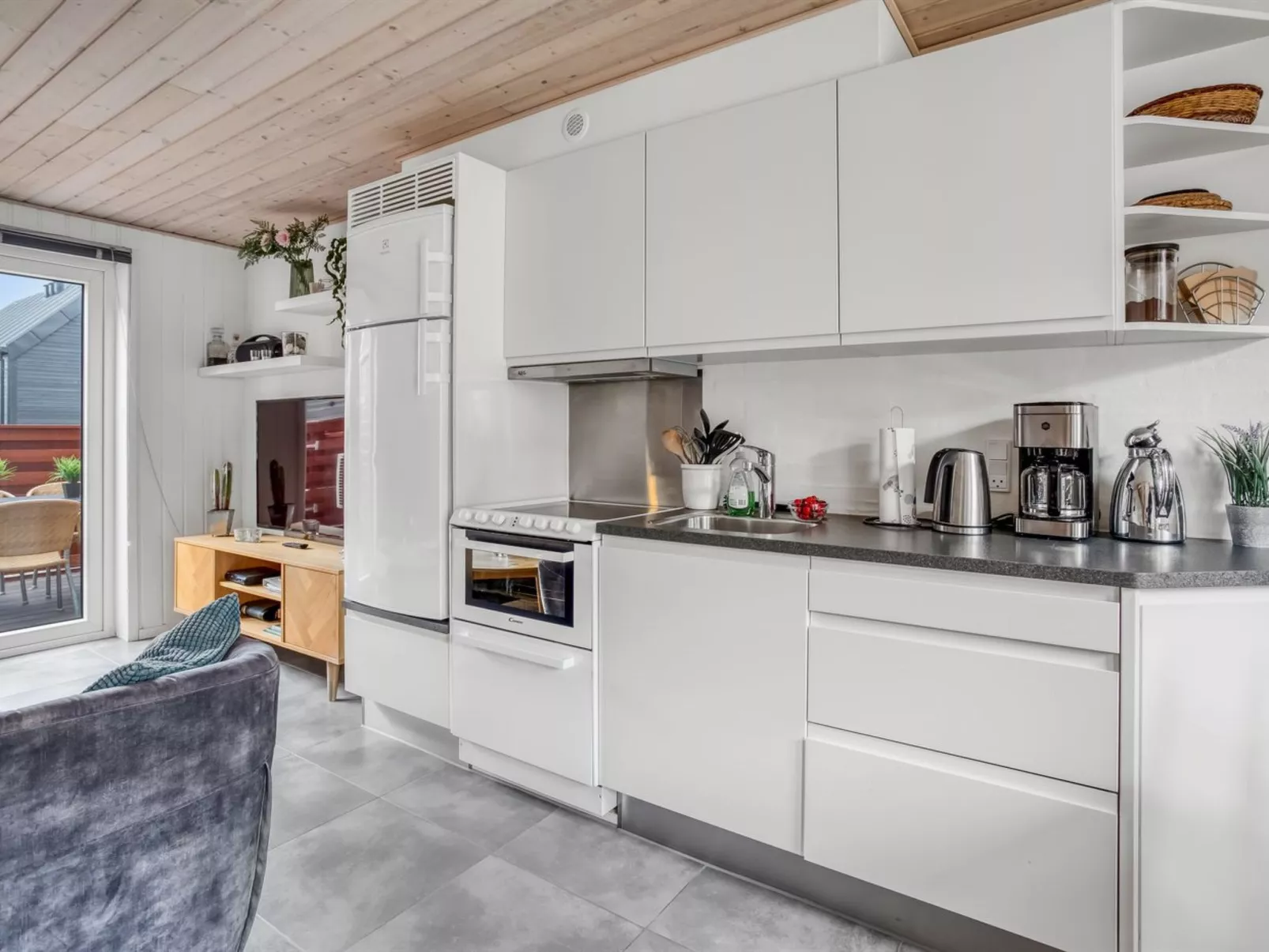 "Alissa" - 400m from the sea-Binnen