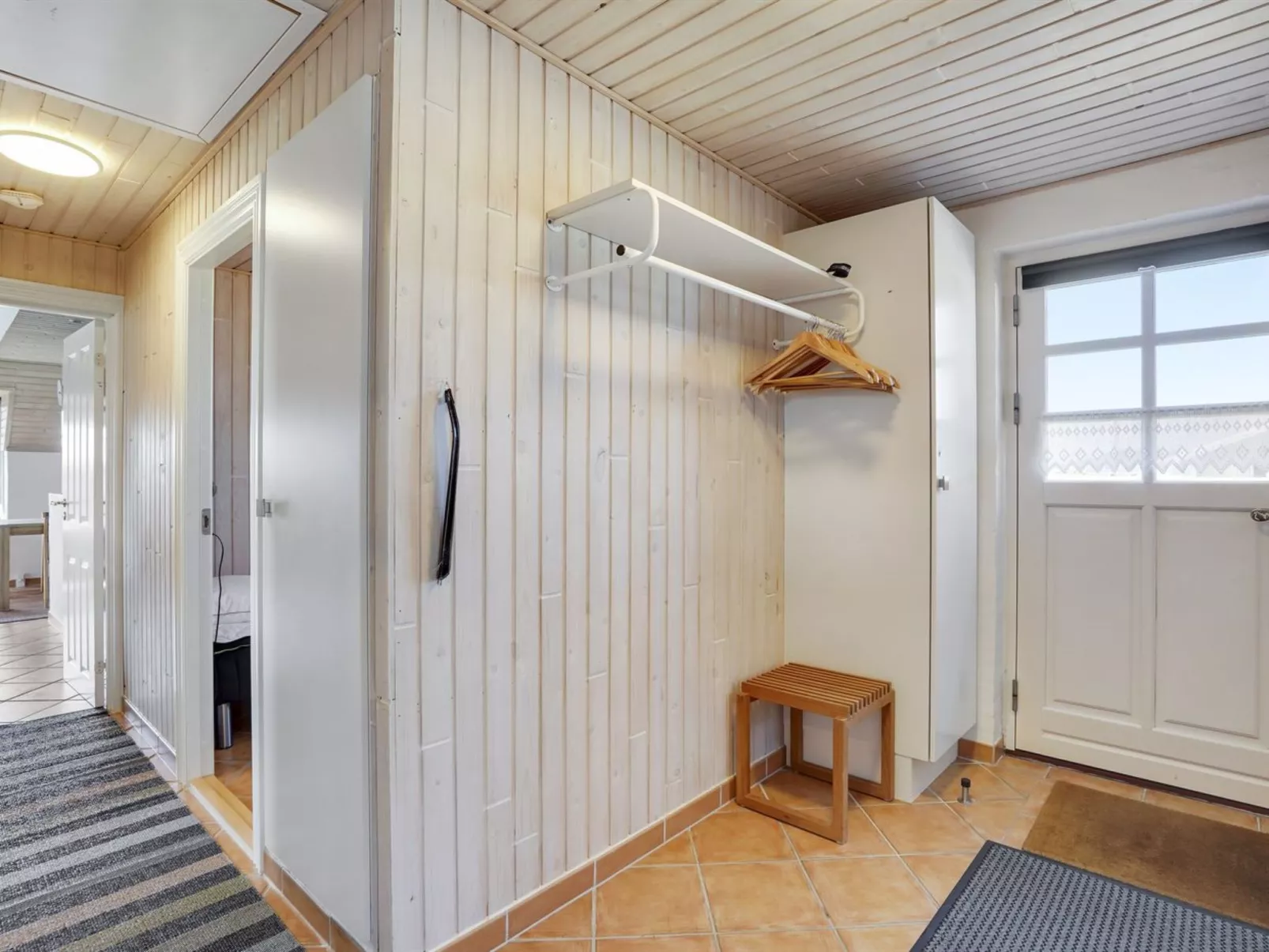 "Lavina" - 950m from the sea-Binnen