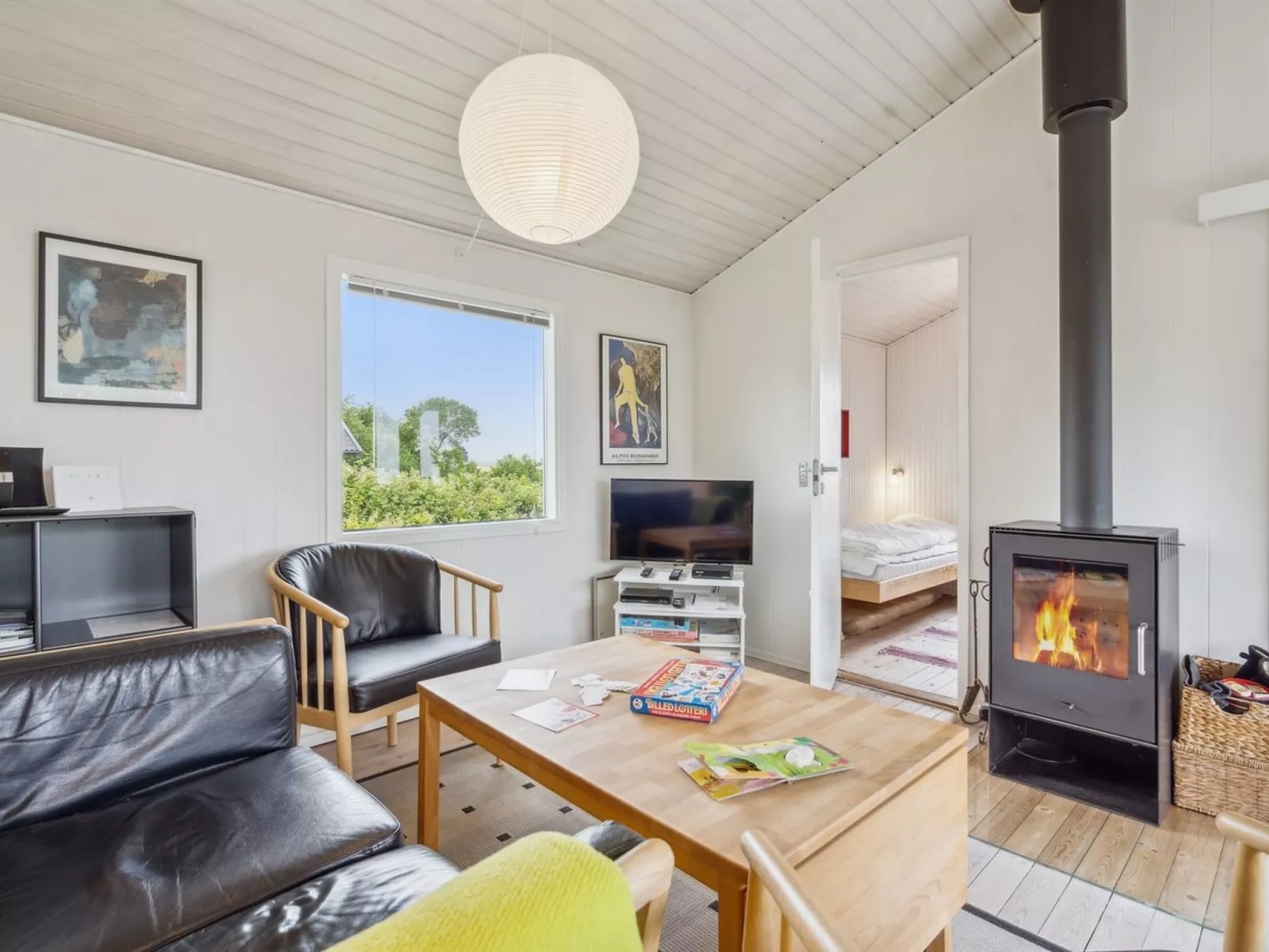 "Bridgette" - 100m from the sea-Binnen